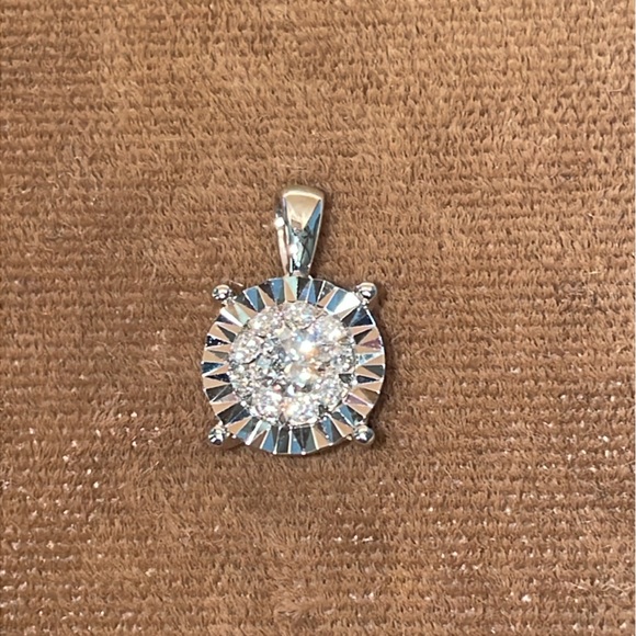 Solid 18K 750 White Gold Natural Diamond Pendant Charm for Necklace (not 14K )